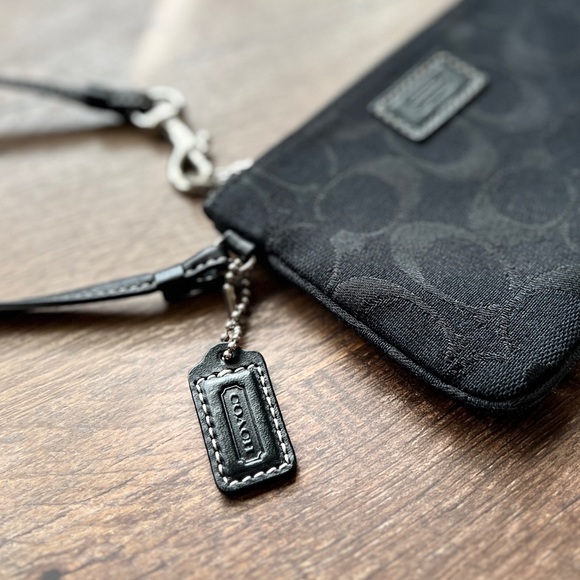 Coach Black Signature Canvas Zip Top Wristlet - Picture 9 of 10